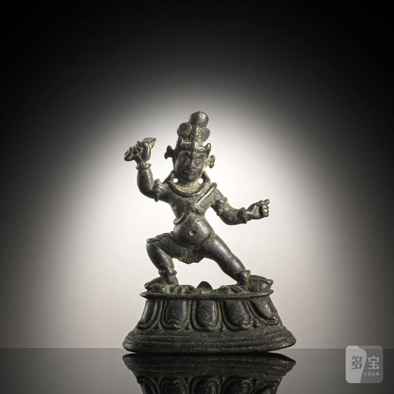 A BRONZE FIGURE OF VAJRAPANI